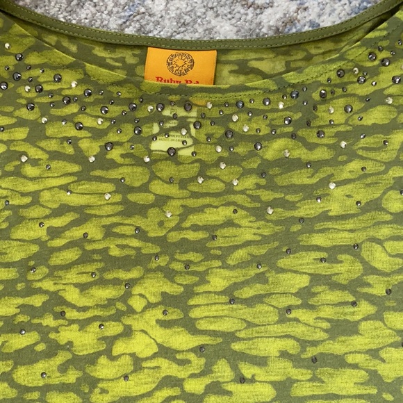 Ruby Rd Petite Large Camo Bling 3:4 Top & Tank - Picture 2 of 6